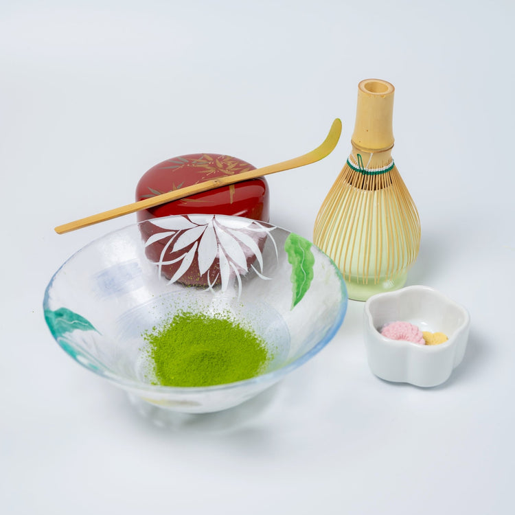 手描きの夏用ガラス茶碗